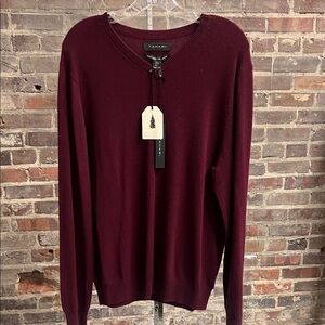 Tahari Men's Deep Red Cashmere Crewneck Sweater